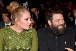 Lý do gì khiến Adele đệ đơn ly dị?