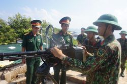 Đoàn công tác Cục Quân huấn kiểm tra các đơn vị lực lượng vũ trang thuộc huyện đảo Cồn Cỏ