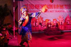 Tuồng cổ về đâu?