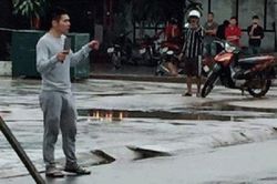 Khống chế đối tượng 'ngáo đá' cầm dao đuổi người đi đường
