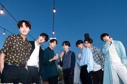 Fan xót xa khi Jungkook BTS luôn tự hỏi về cuộc sống của những bạn bè cùng tuổi