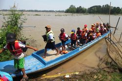 Bảo đảm an toàn học sinh ĐBSCL khi lũ diễn biến bất thường