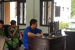 Cán bộ quản lý thị trường chiếm đoạt hơn 900 triệu đồng