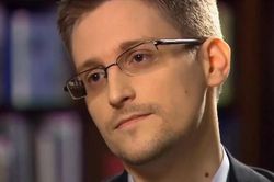 Edward Snowden ra hồi ký, chính phủ Mỹ lập tức khởi kiện