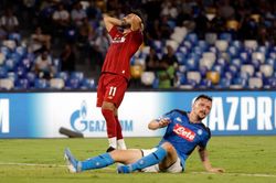 Liverpool 'nếm trái đắng' trước Napoli ở ngày ra quân Champions League