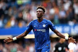 5 phẩm chất siêu đẳng khiến Tammy Abraham được phong là 'tiểu voi rừng' tại sân Stamford Bridge