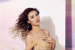 Giữa tin đồn bầu bí, Hồng Quế khoe body đẹp tựa nữ thần trong thiết kế của Hà Duy