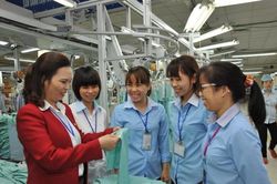 Đề xuất bỏ 30 phút nghỉ ngơi của lao động nữ trong ngày 'đèn đỏ': Thiệt thòi với chị em