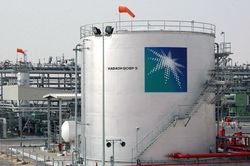 Dầu sụt giá mạnh sau tin tốt từ Saudi Arabia