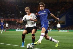 Vòng bảng Champions League: Chelsea, Liverpool cùng thua sốc trận ra quân