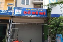 Bé 3 tuổi bị bỏ quên trên xe ô tô đã được ra viện