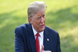 Ông Trump tiếp tục chỉ trích nặng lời Chủ tịch FED
