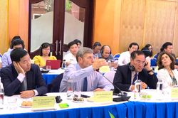 Trao đổi kinh nghiệm quốc tế, xây dựng chiến lược phát triển kinh tế xã hội