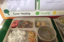 Phụ huynh 'tố' trường Dân lập Quốc tế Việt Úc 'cắt xén' khẩu phần ăn của học sinh