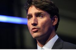 Thủ tướng Canada dính xì căng đan bôi mặt màu nâu