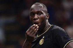 Lukaku gây rối, suýt choảng nhau với đồng đội ở Inter Milan