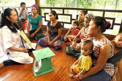 Quan tâm chế độ dinh dưỡng hợp lý cho trẻ