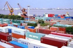 Xuất khẩu và xuất siêu tăng mạnh vì đâu?