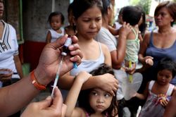 Bệnh bại liệt bùng phát trở lại, Philippines triển khai tiêm phòng vaccine trên toàn quốc