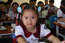 Kỳ 2: Những người nhặt 'sạn'