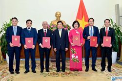 Trao Quyết định bổ nhiệm 6 Đại sứ nhiệm kỳ 2019 - 2022