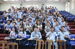Tri thức là hành trang phát triển của nhà trường và sinh viên