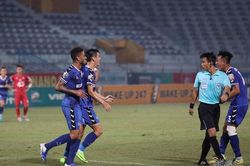 Trọng tài 'bẻ còi', Viettel thắng nhờ siêu phẩm của Bùi Tiến Dũng
