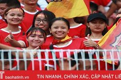 Người hâm mộ háo hức đón ngày Hồng Lĩnh Hà Tĩnh nâng cúp vô địch