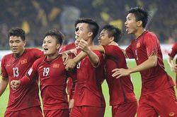 Thấy gì từ bản danh sách sơ bộ ĐTQG Việt Nam chuẩn bị cho trận đấu với Malaysia?