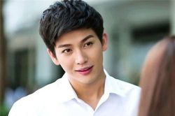 Nhà tôi nổi sóng giận dữ ngay khi nhìn thấy vợ tương lai của anh trai