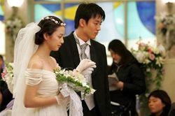 Sắp qua đời, vợ mới phát hiện bí mật động trời đêm tân hôn