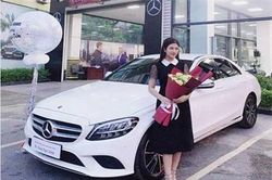 Em gái Huyền Baby tậu xế hộp hạng sang hơn 2 tỷ ở tuổi 24, vừa xinh đẹp lại giàu có 'hết phần thiên hạ' khiến nhiều người ghen tị