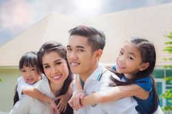 Áp dụng chiêu này để giúp con hiểu được sự vất vả của bố mẹ