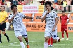 Lập hattrick, Minh Vương được HLV cả 2 đội ngợi khen