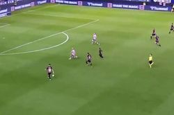 VIDEO bóng đá: Khó tin với pha phản công 6 vs 2 nhưng vẫn không ghi bàn ở La Liga
