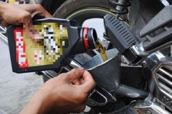 Kinh nghiệm 'xương máu' khi đi xe ga trong ngày mưa to, ngập nuớc