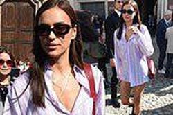 Siêu mẫu Nga Irina Shayk thả dáng buông lơi với mốt giấu quần siêu gợi cảm