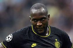 Lukaku suýt tẩn nhau với đồng đội mới ở Inter Milan