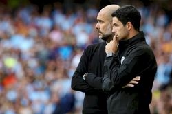 Pep Guardiola bất ngờ chốt người thay thế ở Man City