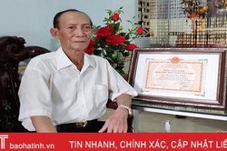 Thôi làm thuyền trưởng, cụ ông Hà Tĩnh dốc lòng giữ hò chèo cạn