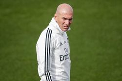 Ban lãnh đạo Real Madrid phật ý, Zidane sắp bị sa thải?