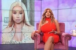 Iggy Azalea khẩu chiến cực căng với nữ MC Wendy William: 'Đồ lập dị'