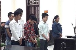 'Nhà dột từ nóc'