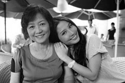 Diễn viên Diễm My 9X hoàn thành tâm nguyện xây cầu mang tên mẹ