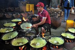 Chùa bánh xèo độc đáo ở miền Tây