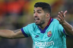 Suarez lo lắng cho Barca sau thất bại trước đội mới lên hạng