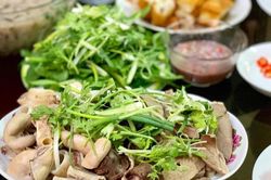 Ngày mưa làm ấm bụng với 6 quán lòng nóng hổi ở TP.HCM