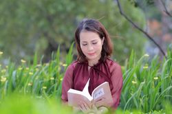 Gửi lòng vào thơ sau những 'vết lăn trầm'