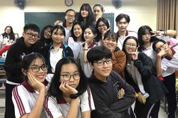 Nữ sinh Sài thành rap 'Việt Bắc' chia sẻ tiết học Văn trên lớp