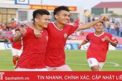 Hồng Lĩnh Hà Tĩnh lội ngược dòng, giành chiến thắng 2 - 1 trong ngày nhận cúp vô địch